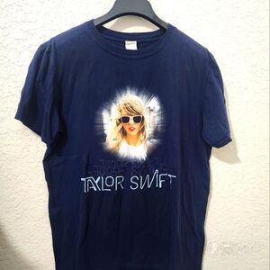 Taylor Swift 2017 World Tour Tee Size L